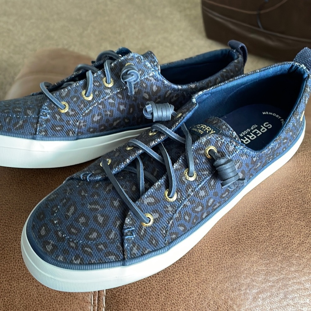 New Sperry Crest Boat Cheetah blue size 9